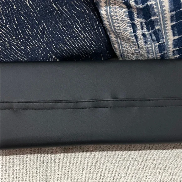 bolster pillow half moon shaped for legs🦵 knees and lower back - Picture 3 of 4